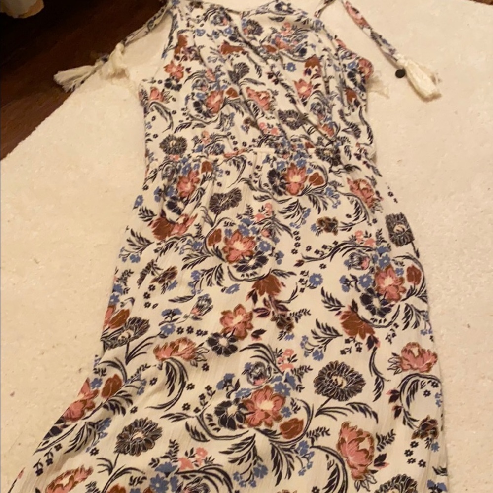 American Eagle women’s medium floral maxi dress
